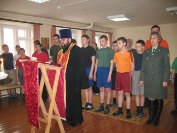 Пасхальный молебен в спецшколе д. Лиды
