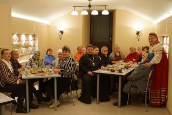 Встреча в "Клубе добрых сердец" Встреча в "Клубе добрых сердец"