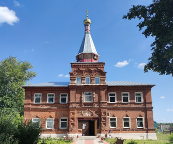 Крестовоздвиженский храм п. Мишеронский