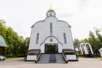 храм Всех святых в земле Российской просиявших г. Краснозаводск