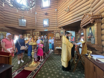Молебен об особых детях в Никольском храме деревни Островцы Молебен об особых детях в Никольском храме деревни Островцы