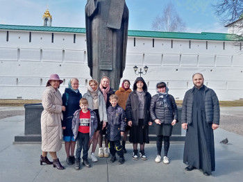 Экскурсия для детей-сирот в Лавру Экскурсия для детей-сирот в Лавру