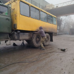 Замена шин на грузовом автомобиле "Урал" в зоне Специальной военной операции 4 Замена шин на грузовом автомобиле "Урал" в зоне Специальной военной операции 4