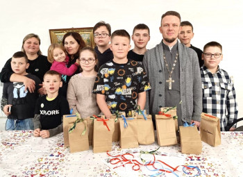 Гости на приходе Михаило-Архангельского собора города Бронницы