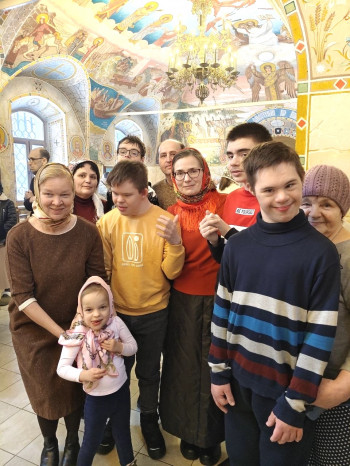 Гости на приходе Борисоглебского храма города Раменское