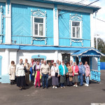 Гости на приходе Богоявленского храма города Коломны